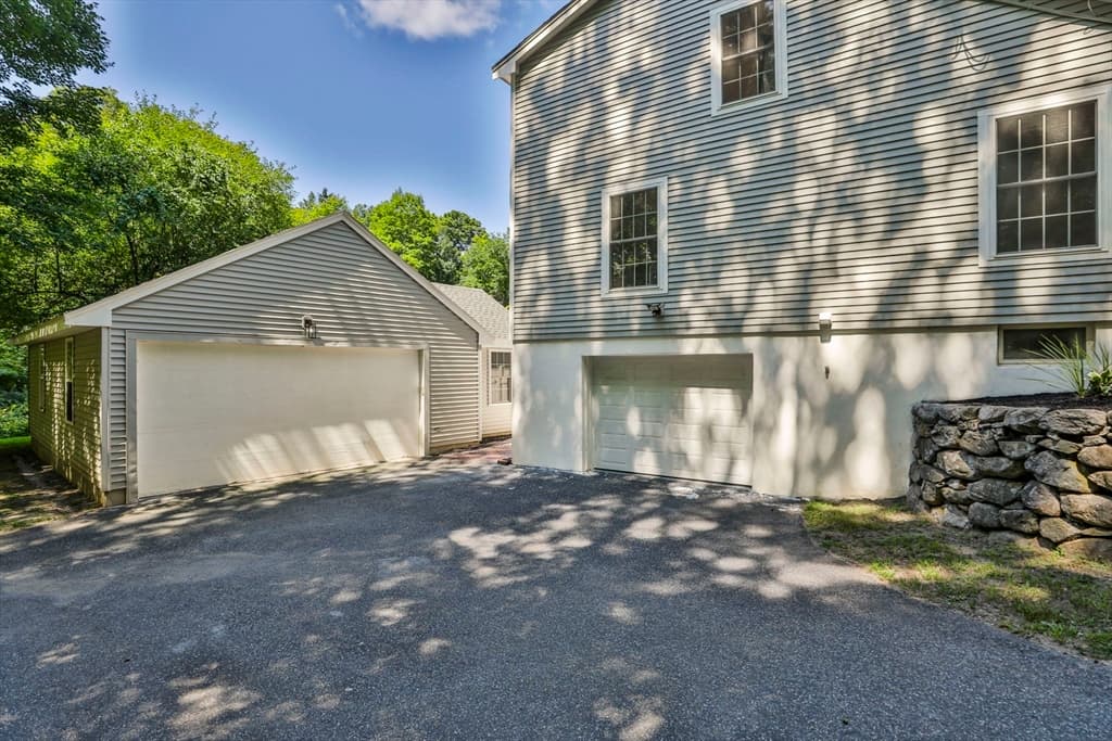 576 Grove St, Framingham MA 01701 photo 3