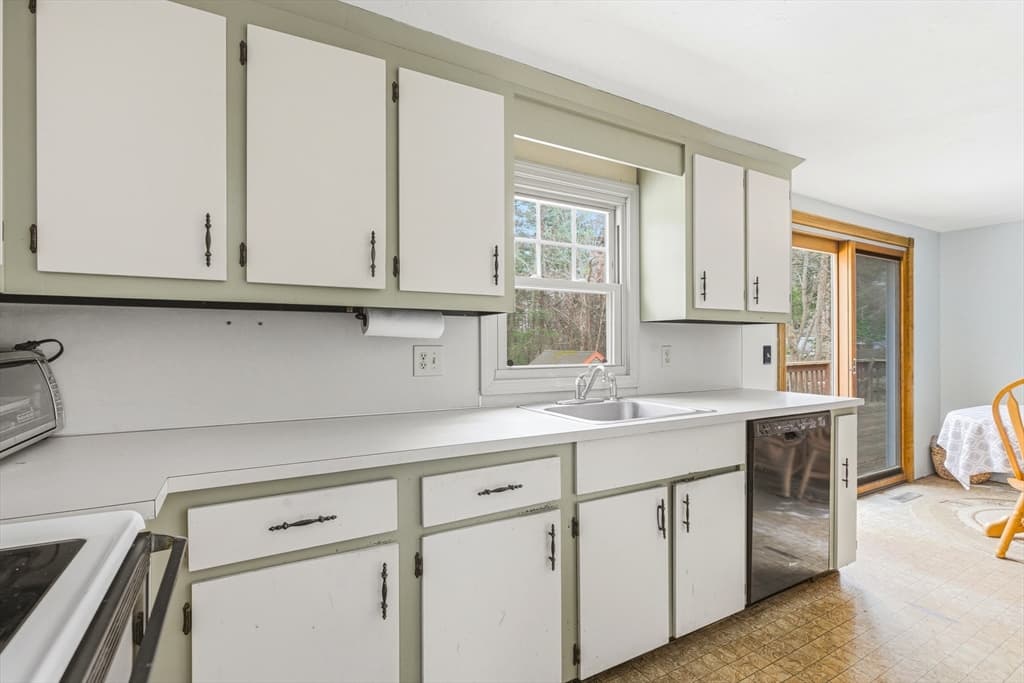 10 Wapping Rd, Kingston MA 02364 photo 5