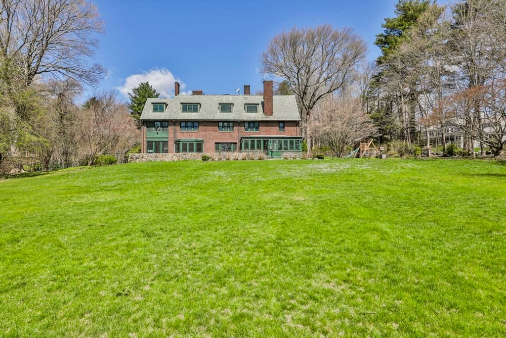 341 Highland St, Milton MA 02186