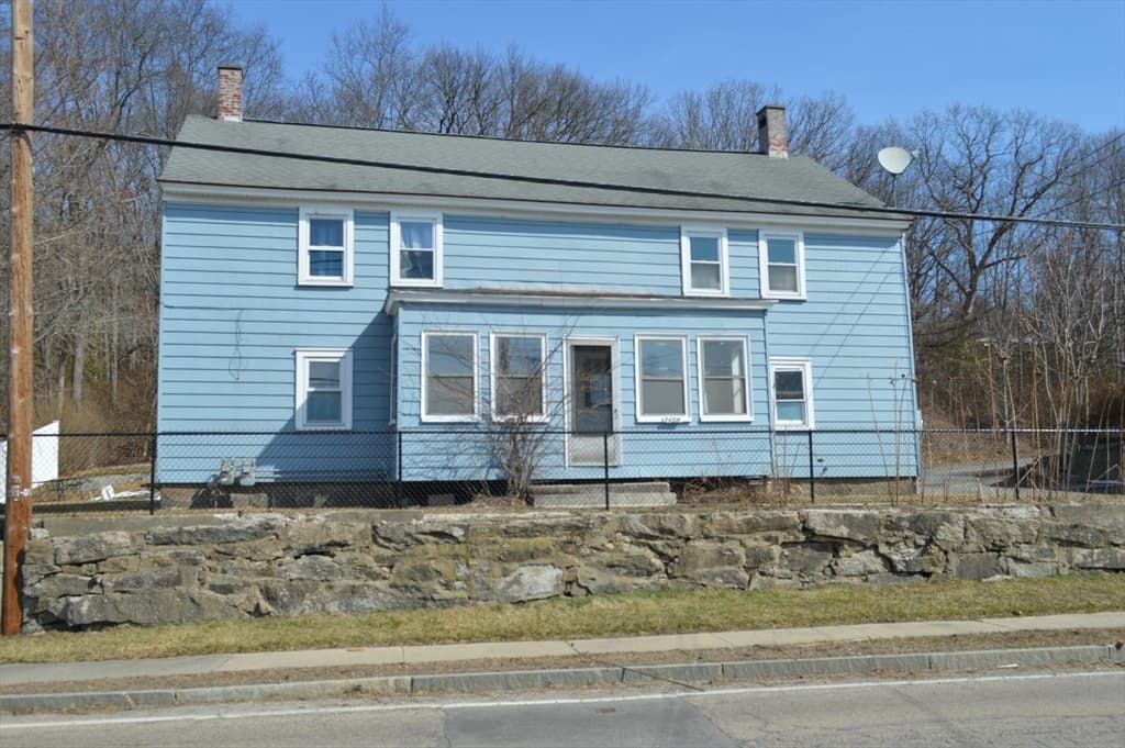2428-2430 Providence Rd, Northbridge MA 01534