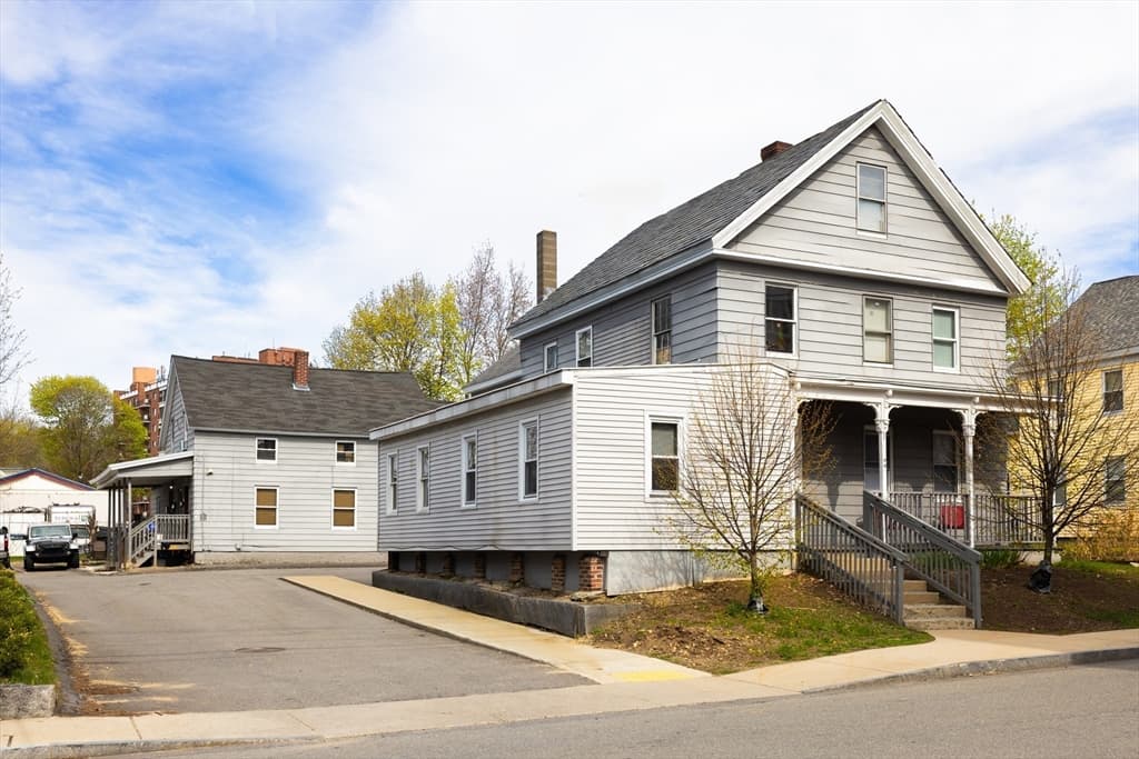 5-9 Family at 42-44 Summer Street, Leominster MA 01453, photo 2 of 10
