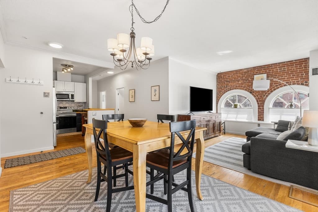 Condominium at 106 13th St # 202, Boston MA 02129, Boston, photo 4 of 12