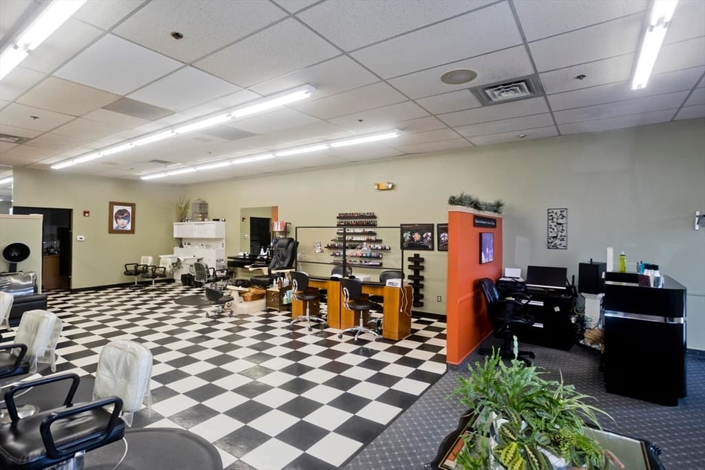 1581 N Main St, Palmer MA 01069