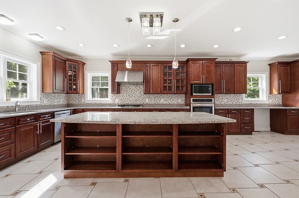 Single Family Residence at 98R Walnut Street, Shrewsbury MA 01545, photo 9 of 42