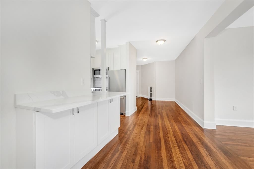 Condominium at 11 Park Dr # 22, Boston MA 02215, photo 7 of 40