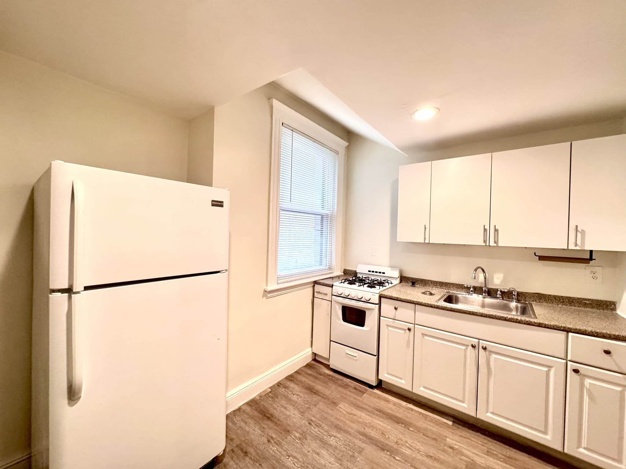 Condominium at 28 Sidlaw Rd # 2, Boston MA 02135, photo 4 of 11