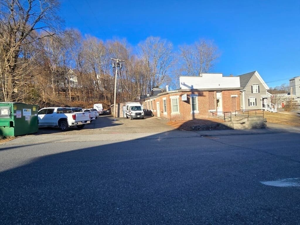 53 Houghton St, Hudson MA 01749 photo 4