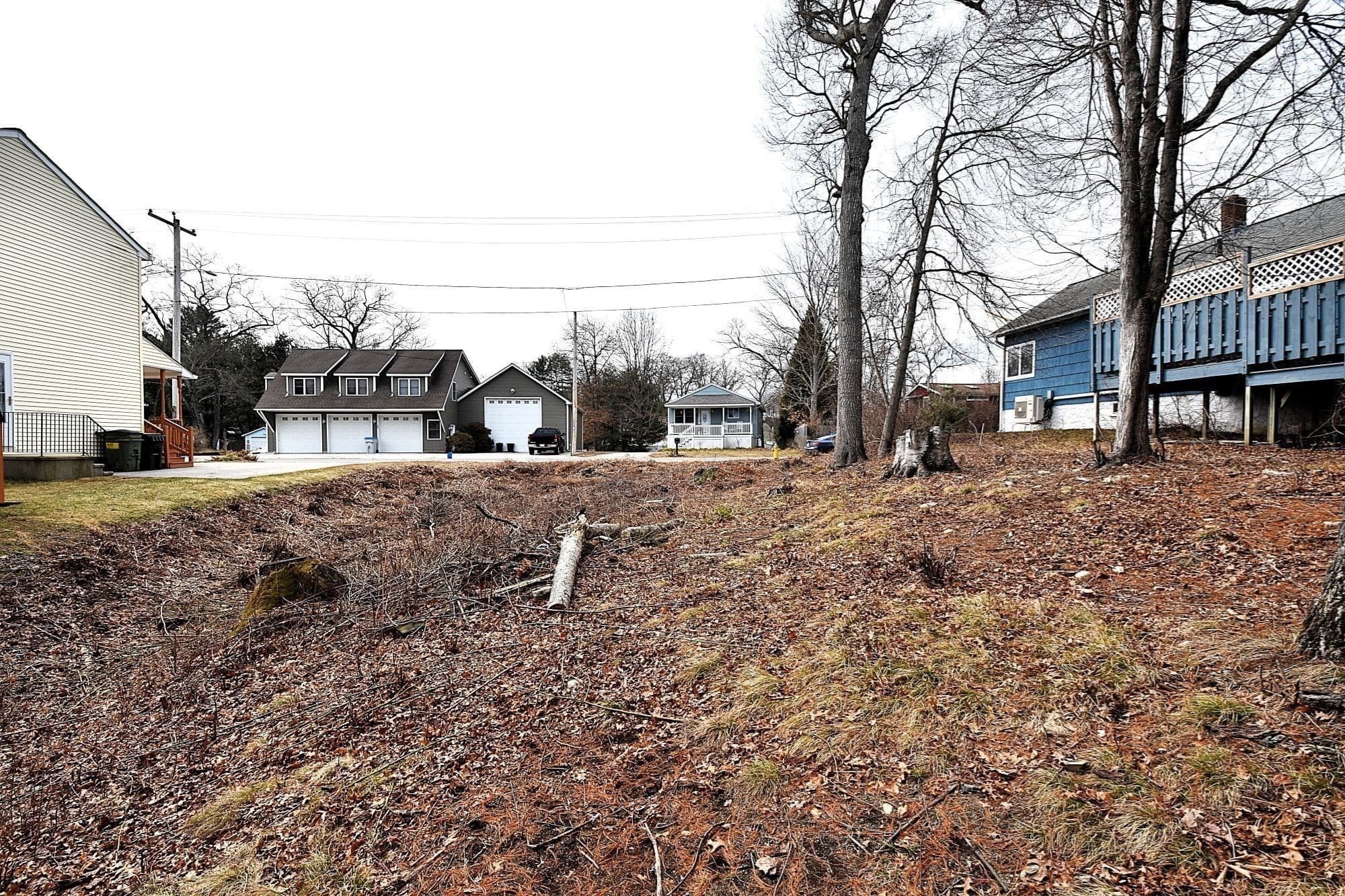 Residential at 16 Black Point Rd, Webster MA 01570, Webster, photo 6 of 14