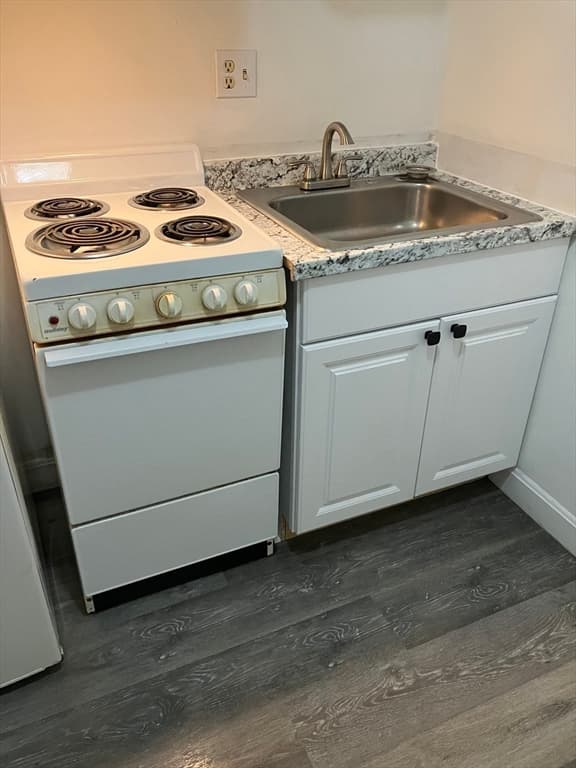 Condominium at 135 Grove Street # 115, Rockland MA 02370, Rockland, photo 6 of 10
