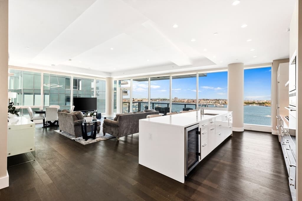 50 Liberty Dr # 10K, Boston MA 02210 photo 2