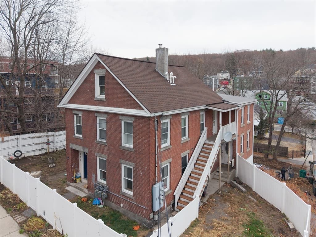 3 Family at 151 Mechanic Street, Fitchburg MA 01420, photo 4 of 42