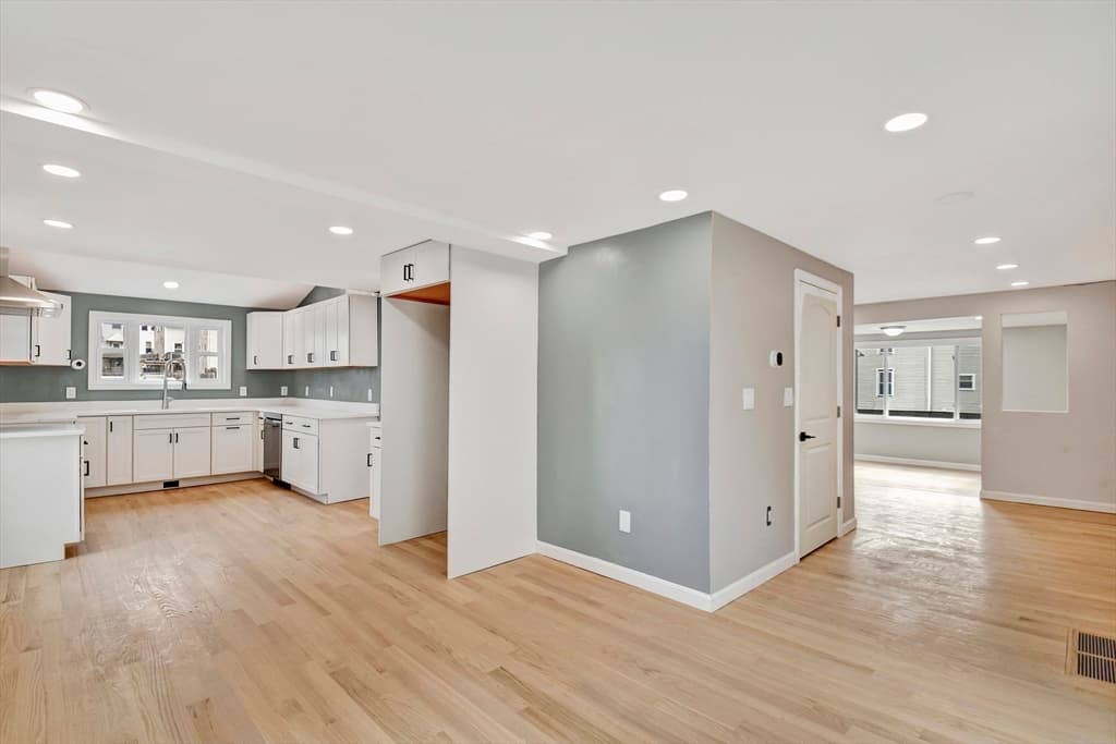 43 1/2 6th Avenue, Haverhill MA 01830 photo 5