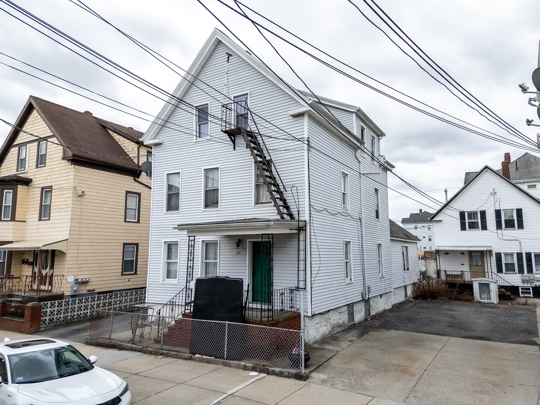 4 Family at 191 Bonney St, New Bedford MA 02740, photo 4 of 34