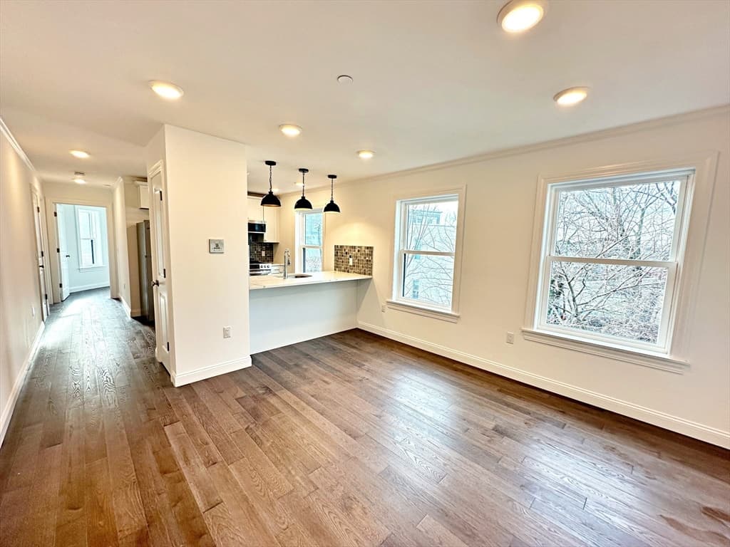 Condominium at 109 Boardman St # 6, Boston MA 02128, Boston, photo 4 of 25