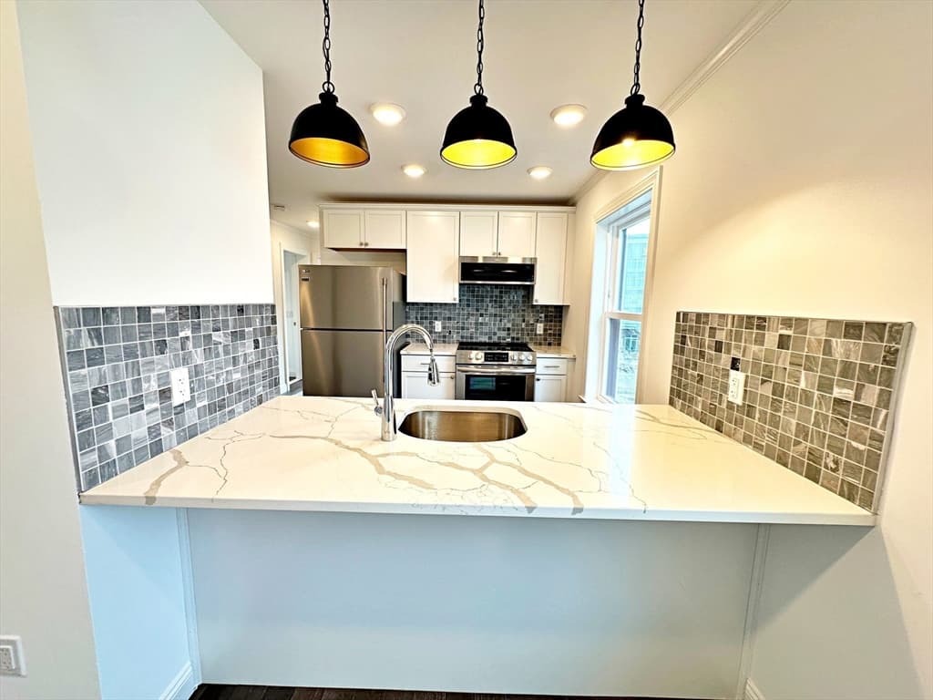 Condominium at 109 Boardman St # 6, Boston MA 02128, Boston, photo 8 of 25