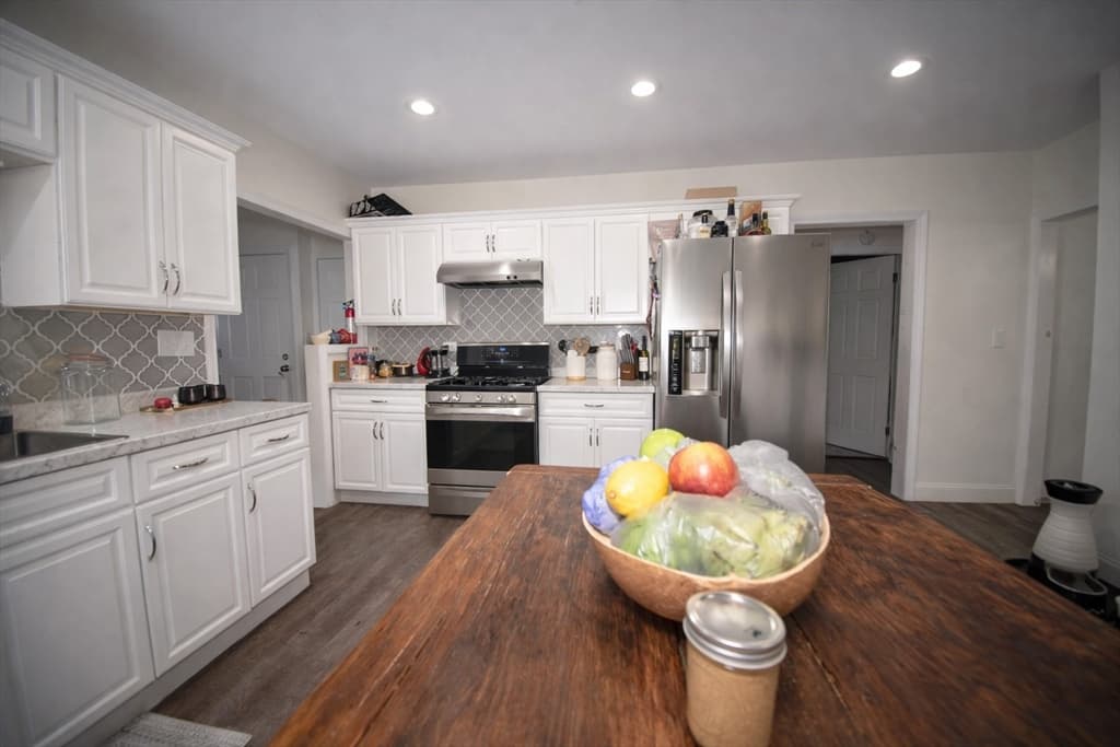 65 Stearns Ter, Chicopee MA 01013 photo 3