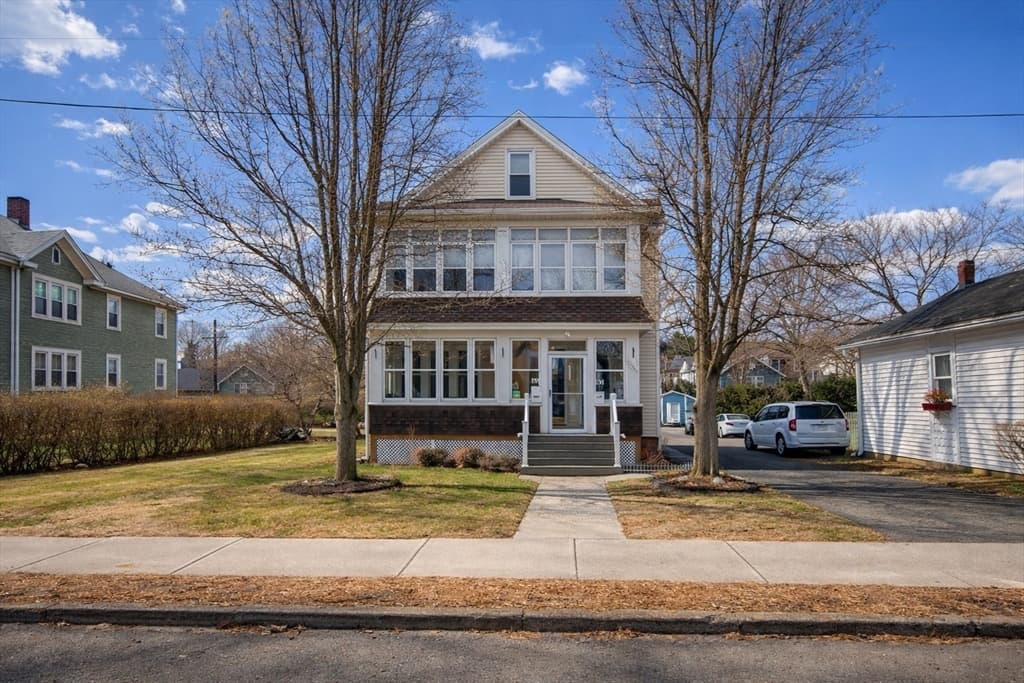 65 Stearns Ter, Chicopee MA 01013