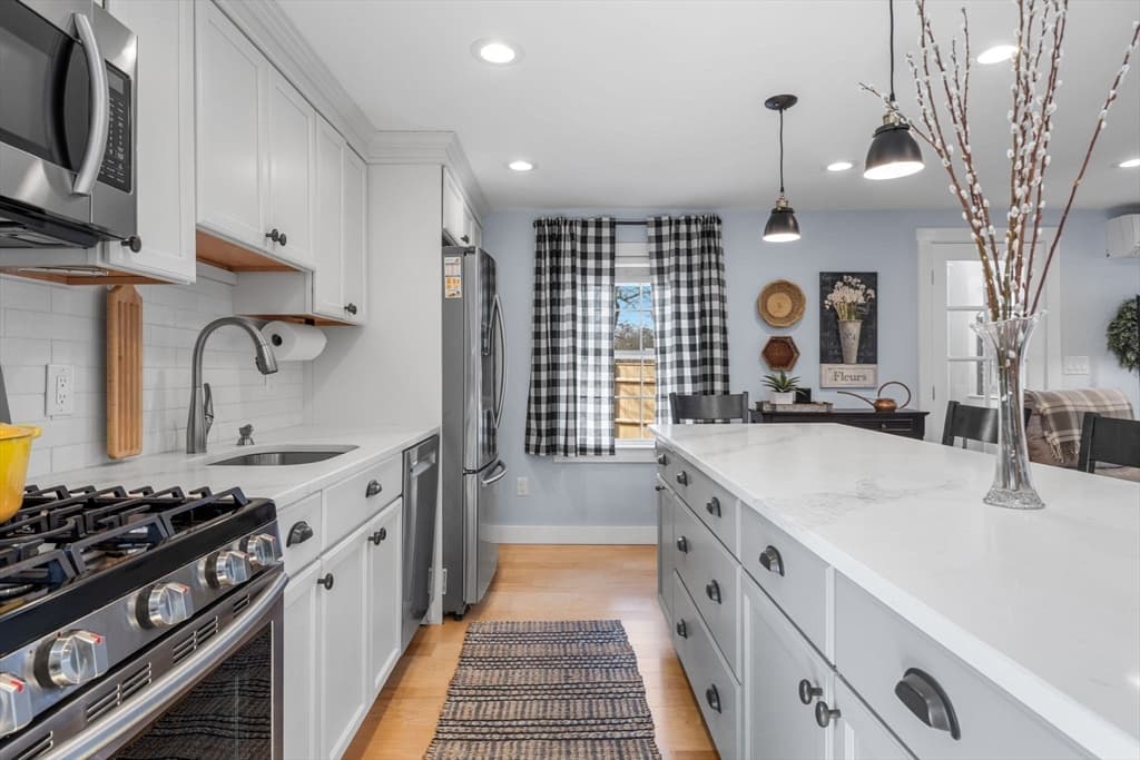 Single Family Residence at 182 Woods Hole Rd, Falmouth MA 02540, Falmouth, photo 14 of 42