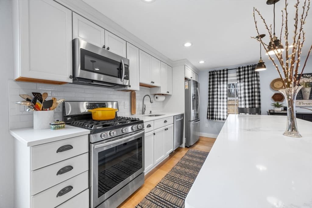 Single Family Residence at 182 Woods Hole Rd, Falmouth MA 02540, Falmouth, photo 15 of 42