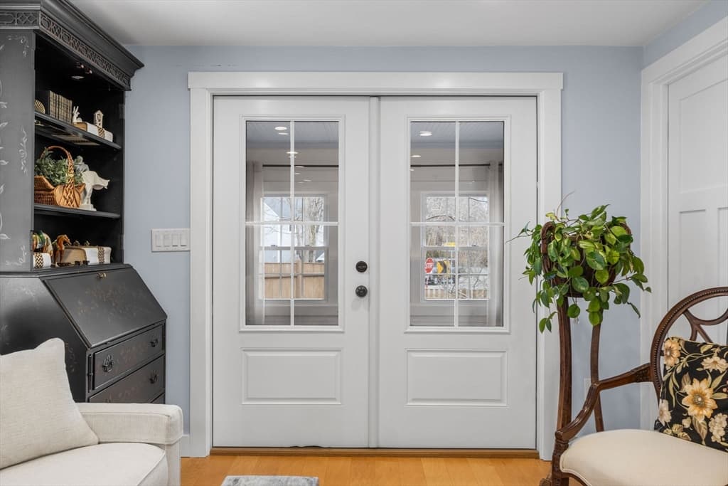 Single Family Residence at 182 Woods Hole Rd, Falmouth MA 02540, Falmouth, photo 8 of 42