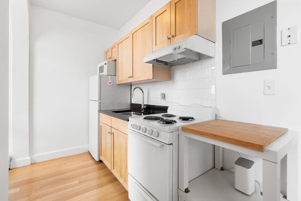 Condominium at 483 Beacon St, Boston MA 02115, photo 6 of 18