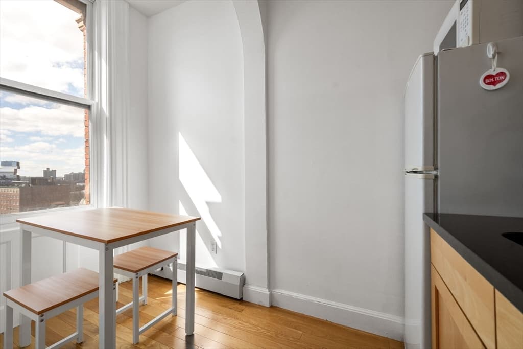 Condominium at 483 Beacon St, Boston MA 02115, photo 11 of 18