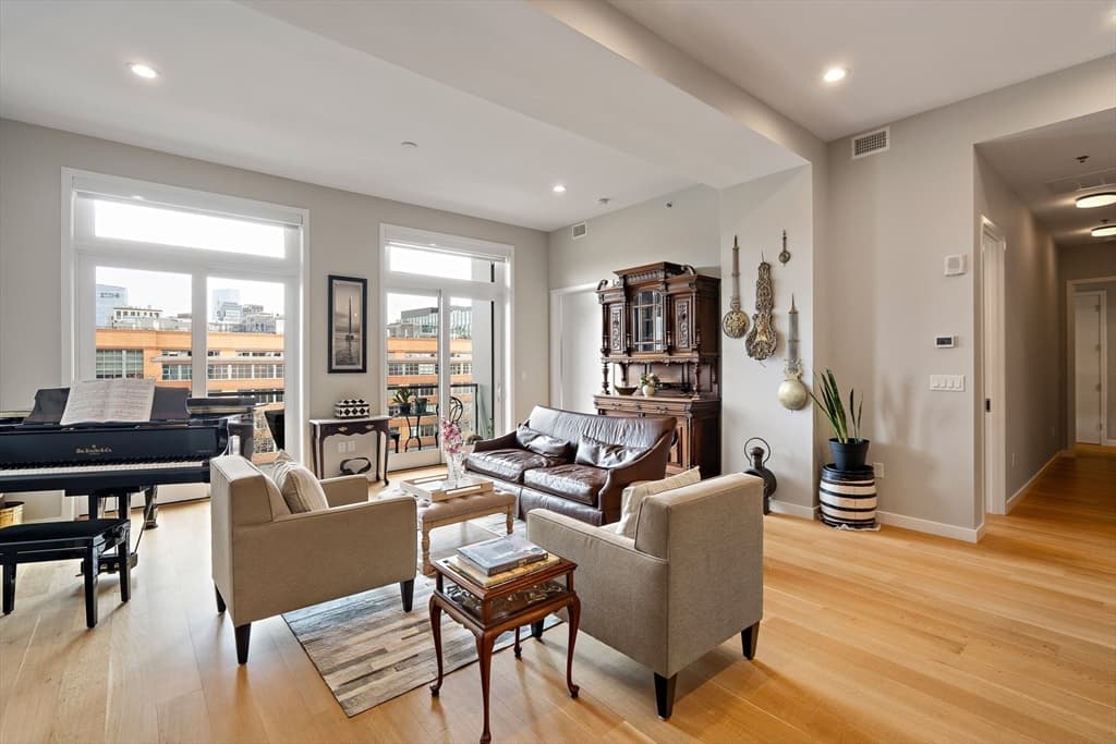 Condominium at 477 Harrison Ave # 5B, Boston MA 02118, photo 3 of 26