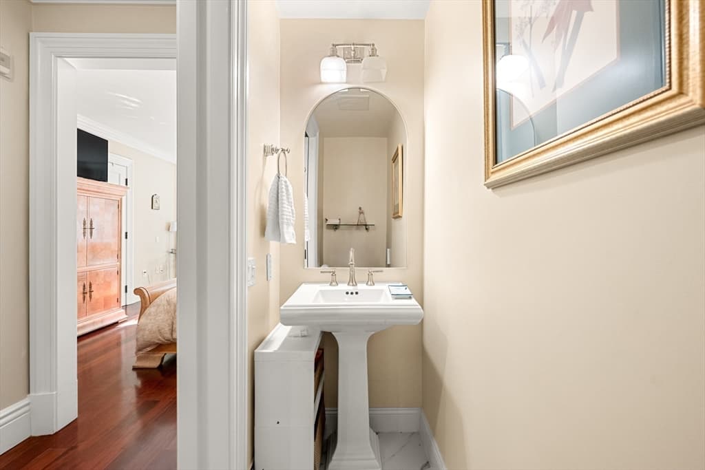 392 Marlborough St # 1, Boston MA 02115 photo 23