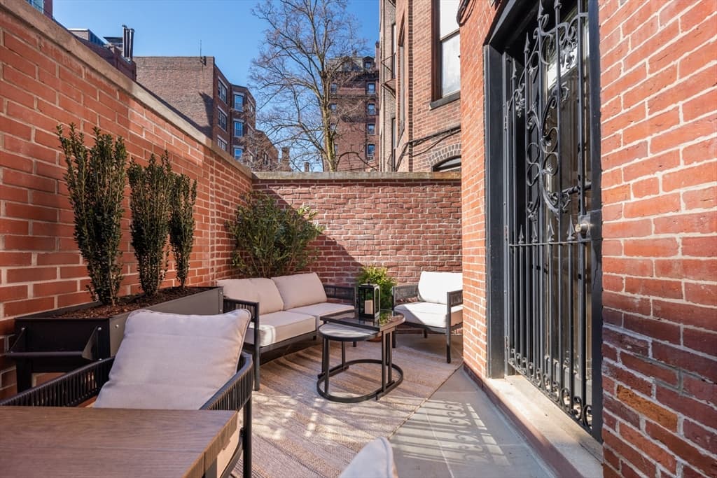 392 Marlborough St # 1, Boston MA 02115 photo 27