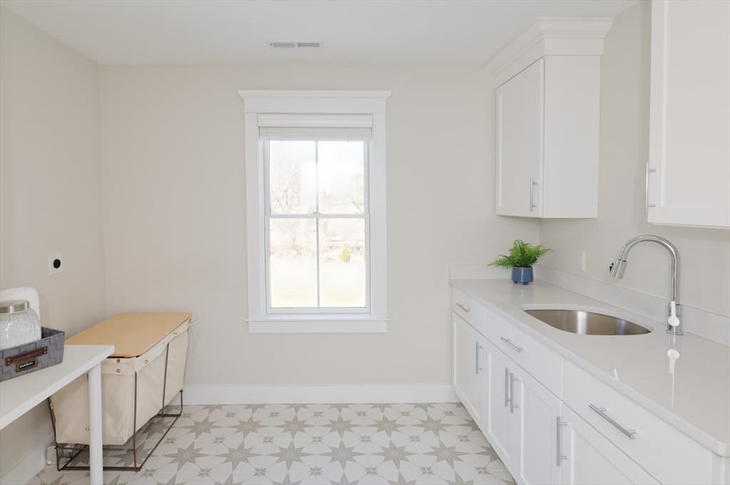 4 Dairy Farm Ln, Southborough MA 01772 photo 37