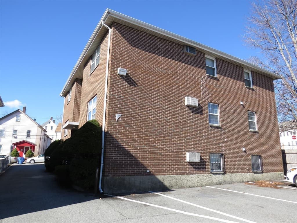 5-9 Family at 74 Harvard St, Waltham MA 02453, Waltham, photo 5 of 12