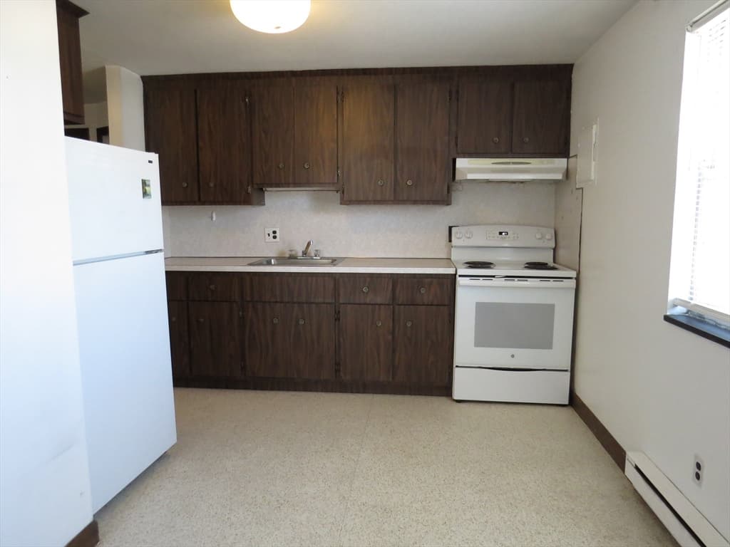 5-9 Family at 74 Harvard St, Waltham MA 02453, Waltham, photo 9 of 12