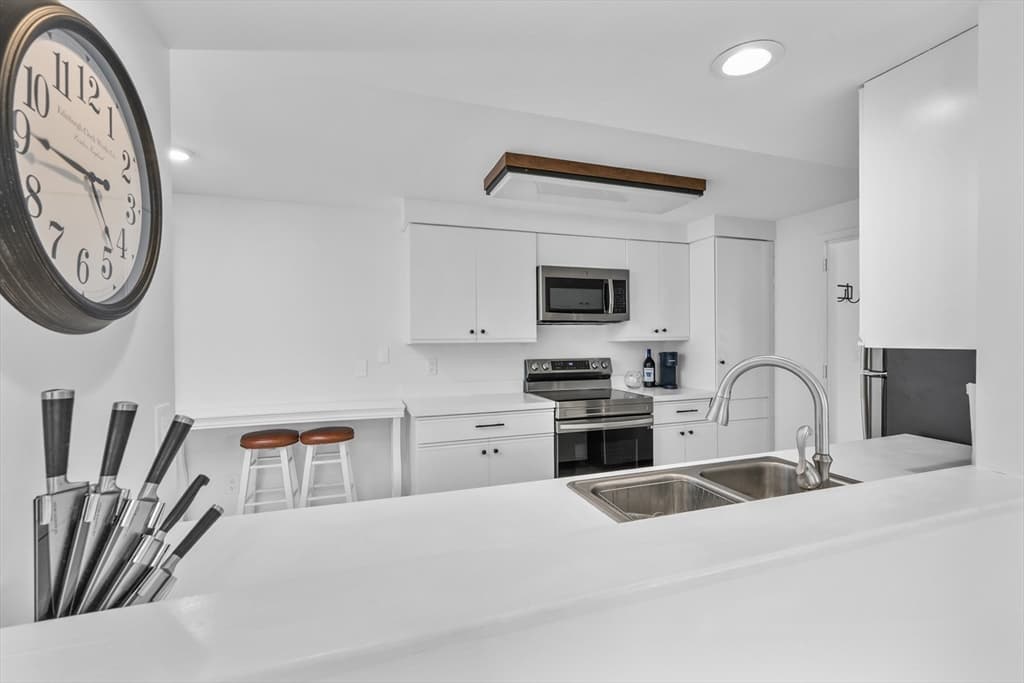 Condominium at 1 Belmont Road # 425, Harwich MA 02671, Harwich, photo 10 of 27