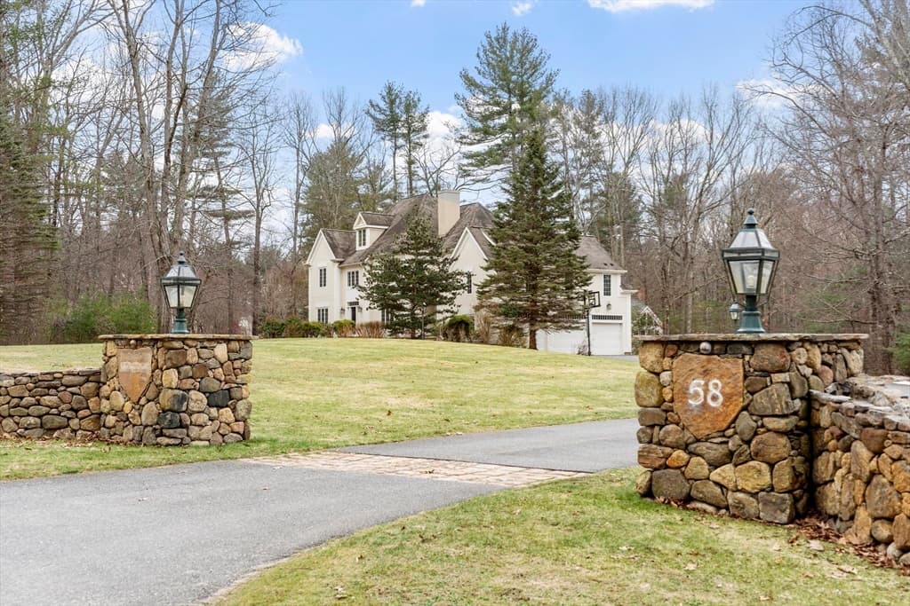 58 Buttrick Ln, Carlisle MA 01741 photo 2