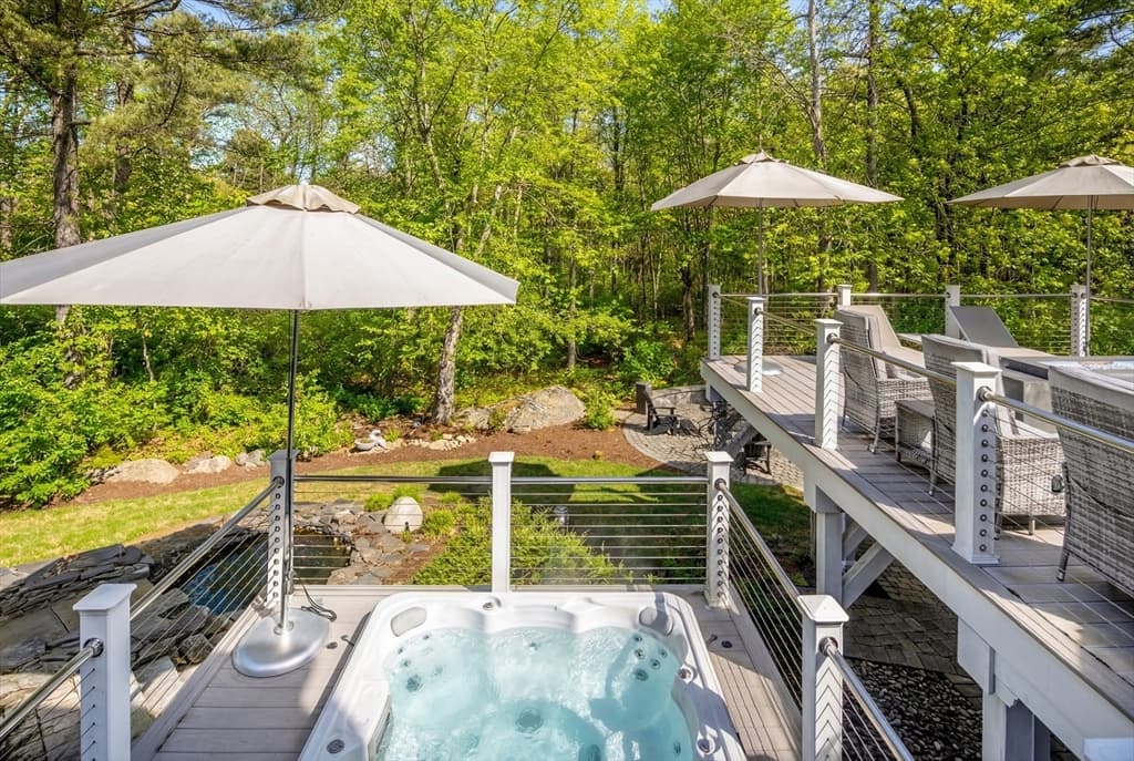 Single Family Residence at 4 Beech Tree Ln, Mattapoisett MA 02739, Mattapoisett, photo 7 of 42