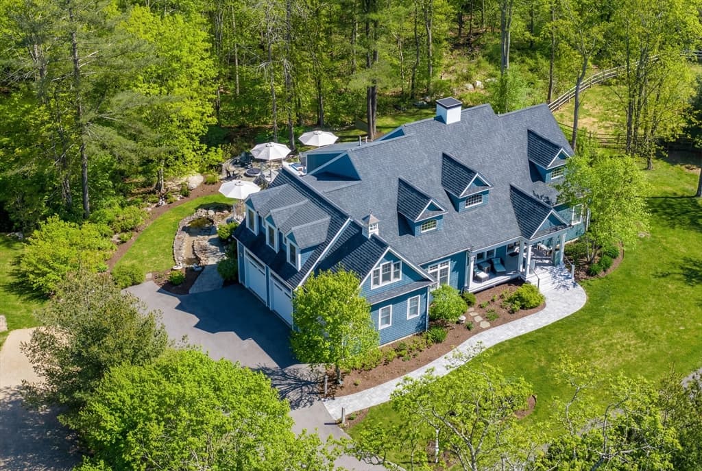 4 Beech Tree Ln, Mattapoisett MA 02739
