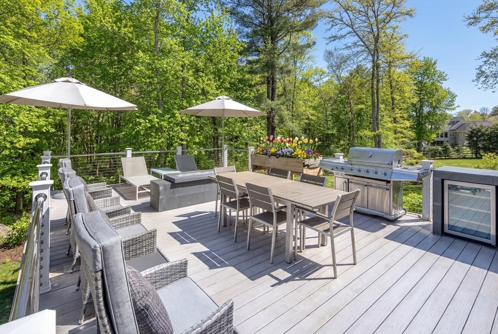 Single Family Residence at 4 Beech Tree Ln, Mattapoisett MA 02739, Mattapoisett, photo 8 of 42