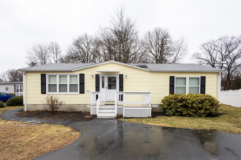 30 Leisurewood Drive, Rockland MA 02370