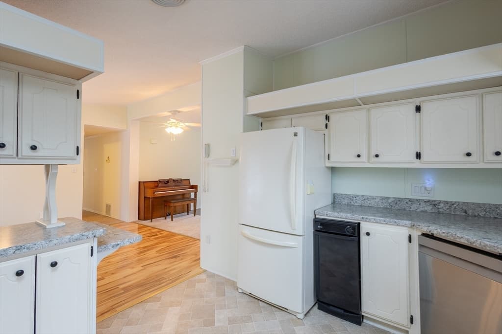 30 Leisurewood Drive, Rockland MA 02370 photo 10
