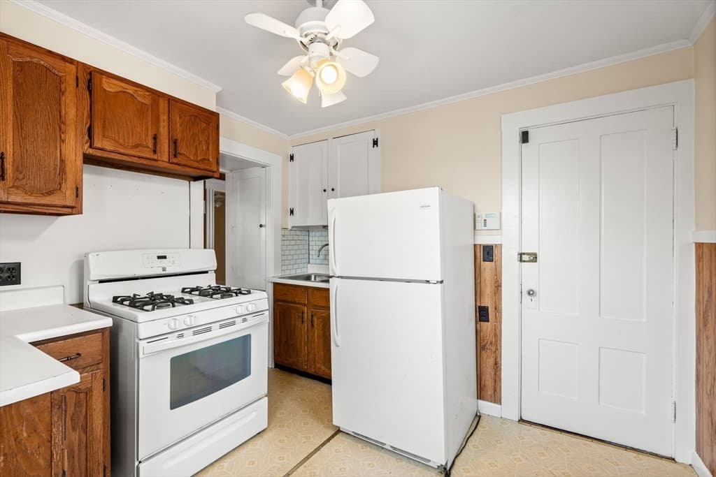 74 Myrtle St, Lynn MA 01905 photo 13