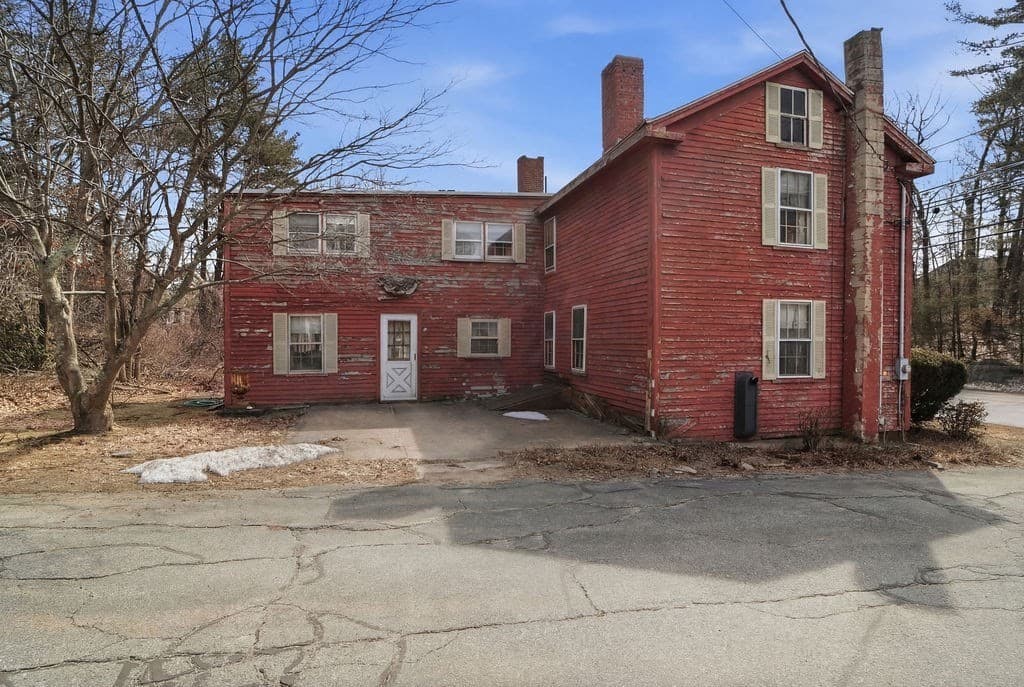 Commercial Sale at 285 Middlesex Rd, Tyngsborough MA 01879, photo 3 of 17