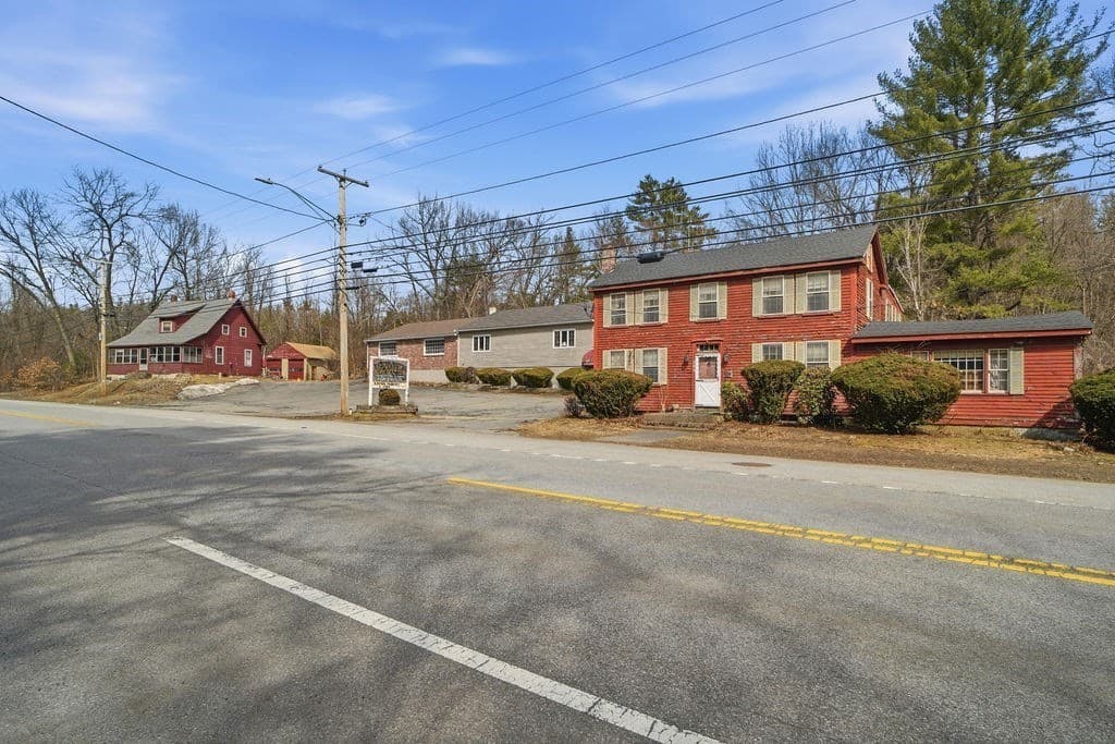 285 Middlesex Rd, Tyngsborough MA 01879