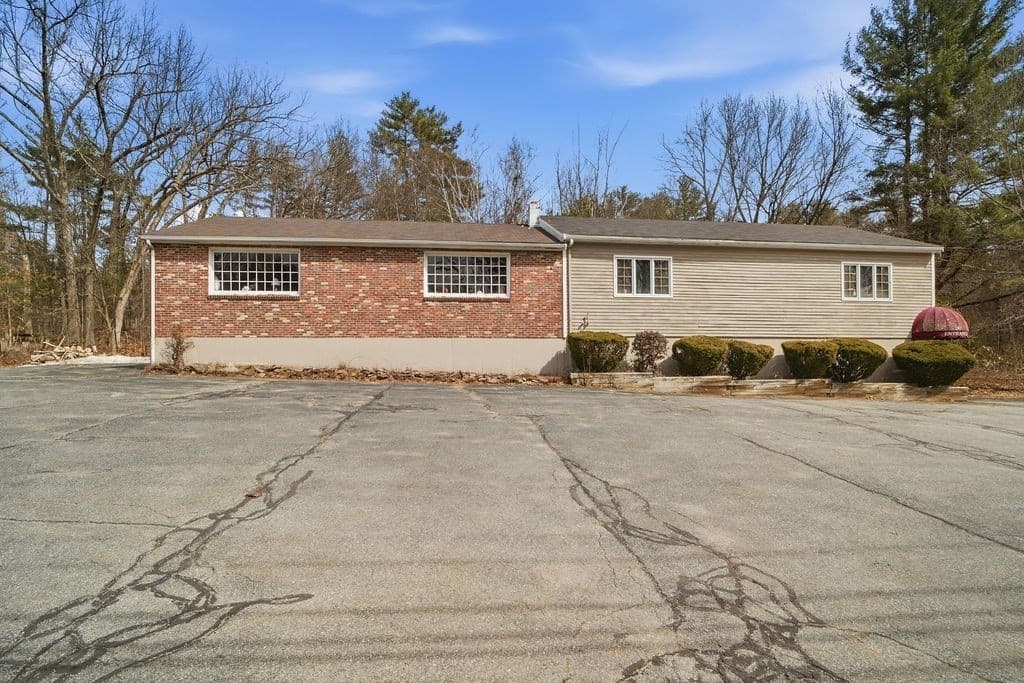 Commercial Sale at 285 Middlesex Rd, Tyngsborough MA 01879, photo 5 of 17