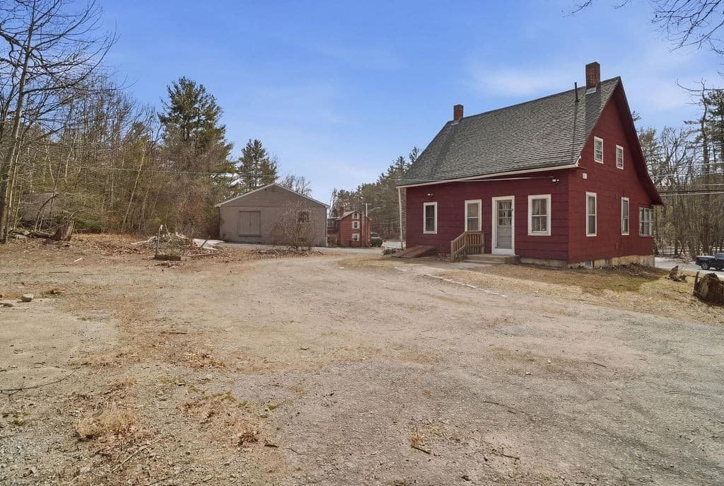 Commercial Sale at 285 Middlesex Rd, Tyngsborough MA 01879, photo 9 of 17