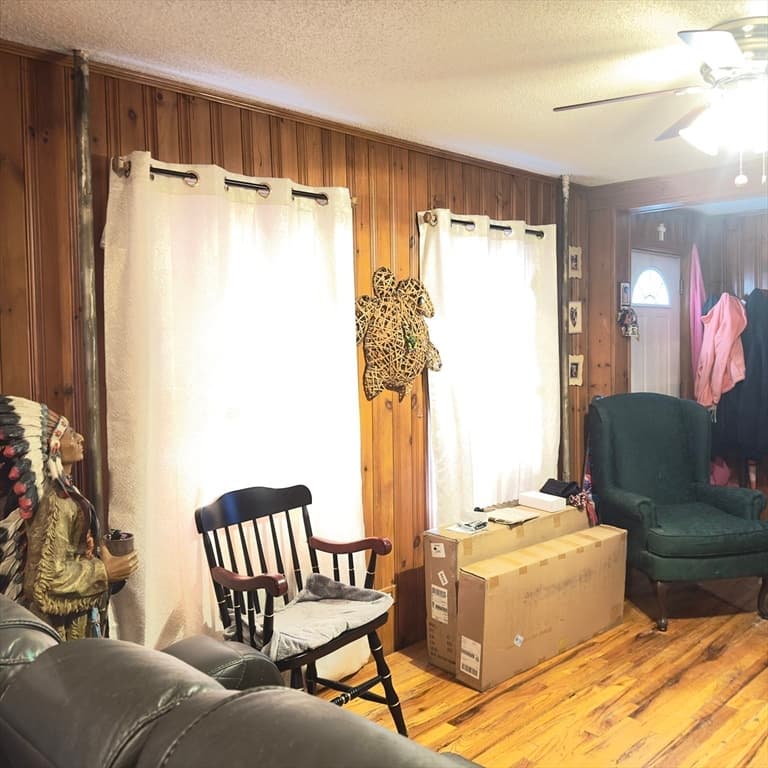 Single Family Residence at 127 Elijah St, Springfield MA 01109, Springfield, photo 2 of 36