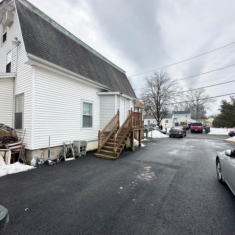 Single Family Residence at 127 Elijah St, Springfield MA 01109, Springfield, photo 32 of 36