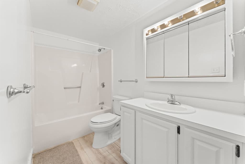 Condominium at 198 Locust St # 105, Lynn MA 01904, photo 12 of 21