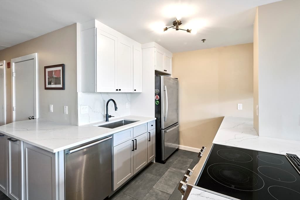 Condominium at 234 Causeway St # 918, Boston MA 02114, photo 5 of 18