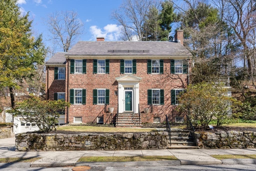 140 Dudley St, Brookline MA 02445