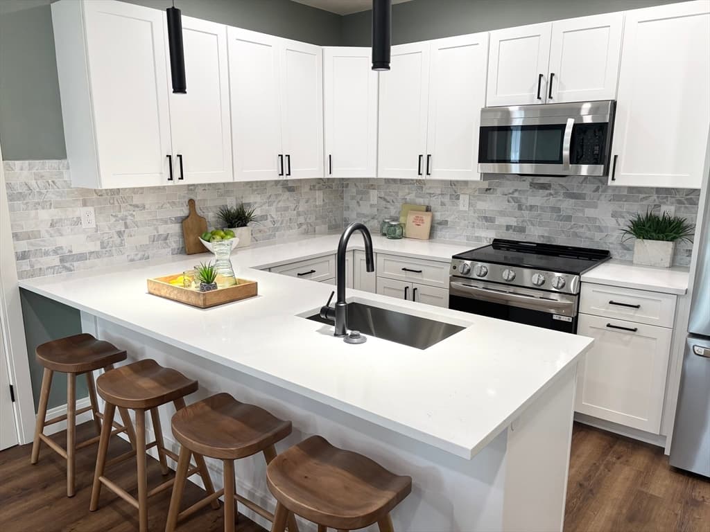 Condominium at 1391 Main Street # 301, Walpole MA 02081, photo 4 of 22